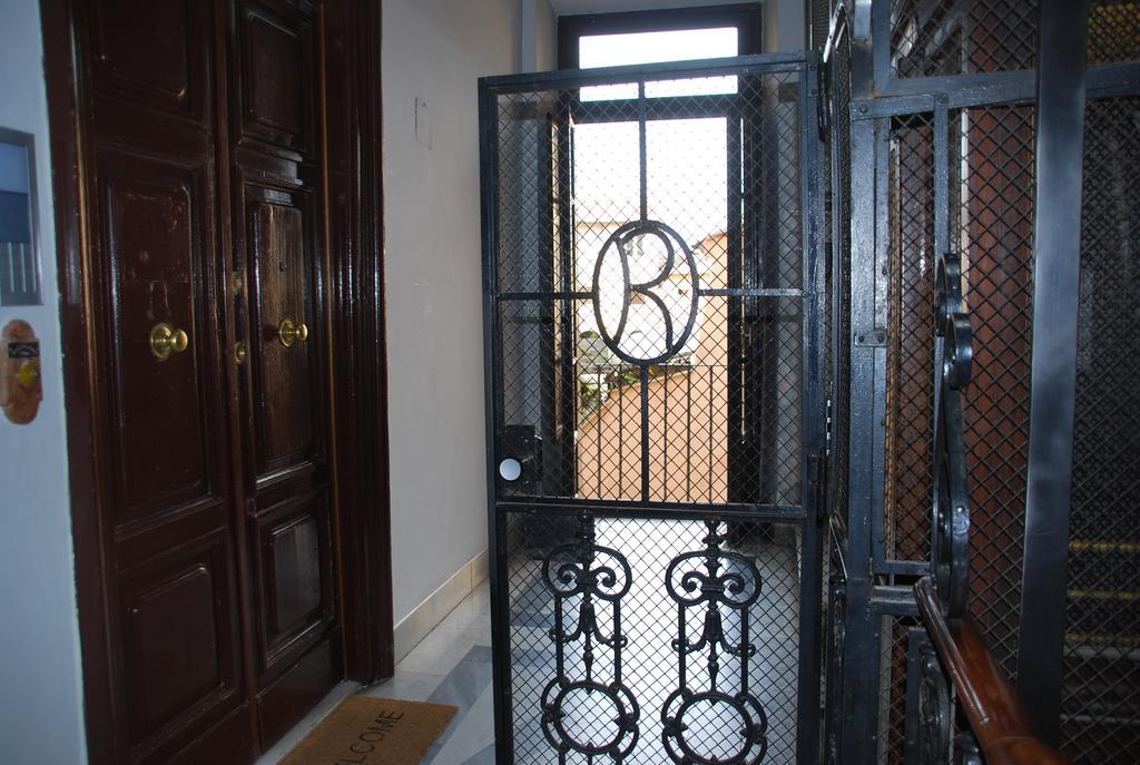 Residenza Pantaleo Bed and Breakfast Rome Buitenkant foto